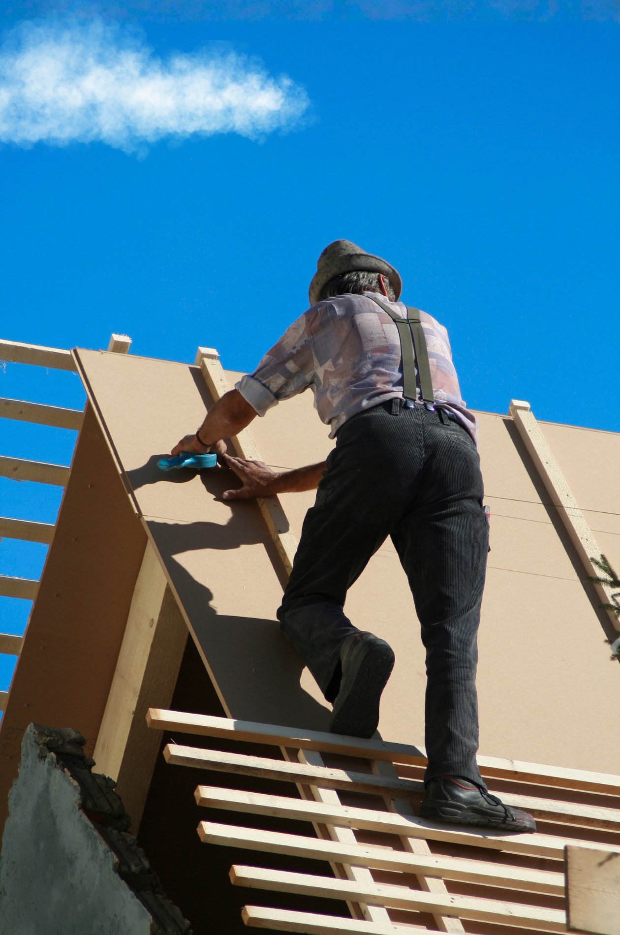 Roof Right Marketing founders with a roofing client